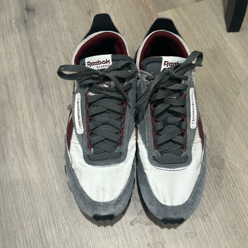 Reebok Classic Woman’s Sneaker, White with Grey, Burgundy, & Black Trim, Size 7